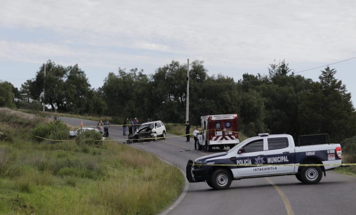 Por: Cortesía Choque entre camioneta y automóvil deja una persona muerta en Ixtacuixtla
