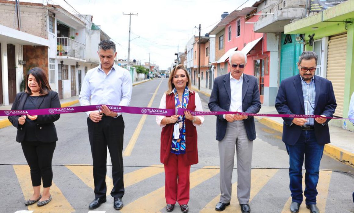 Por: Cortesía Entregó Lorena Cuéllar obra pública en Chiautempan