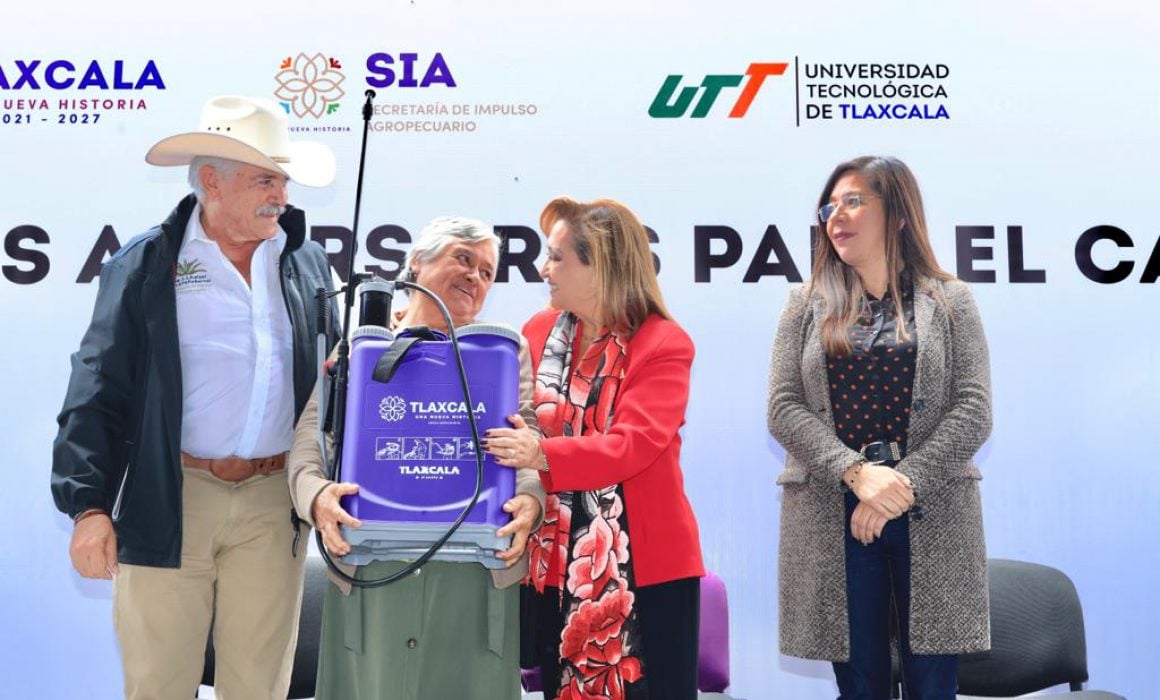 Por: Cortesía Beneficia Lorena Cuéllar a productores con la entrega de mochilas aspersoras