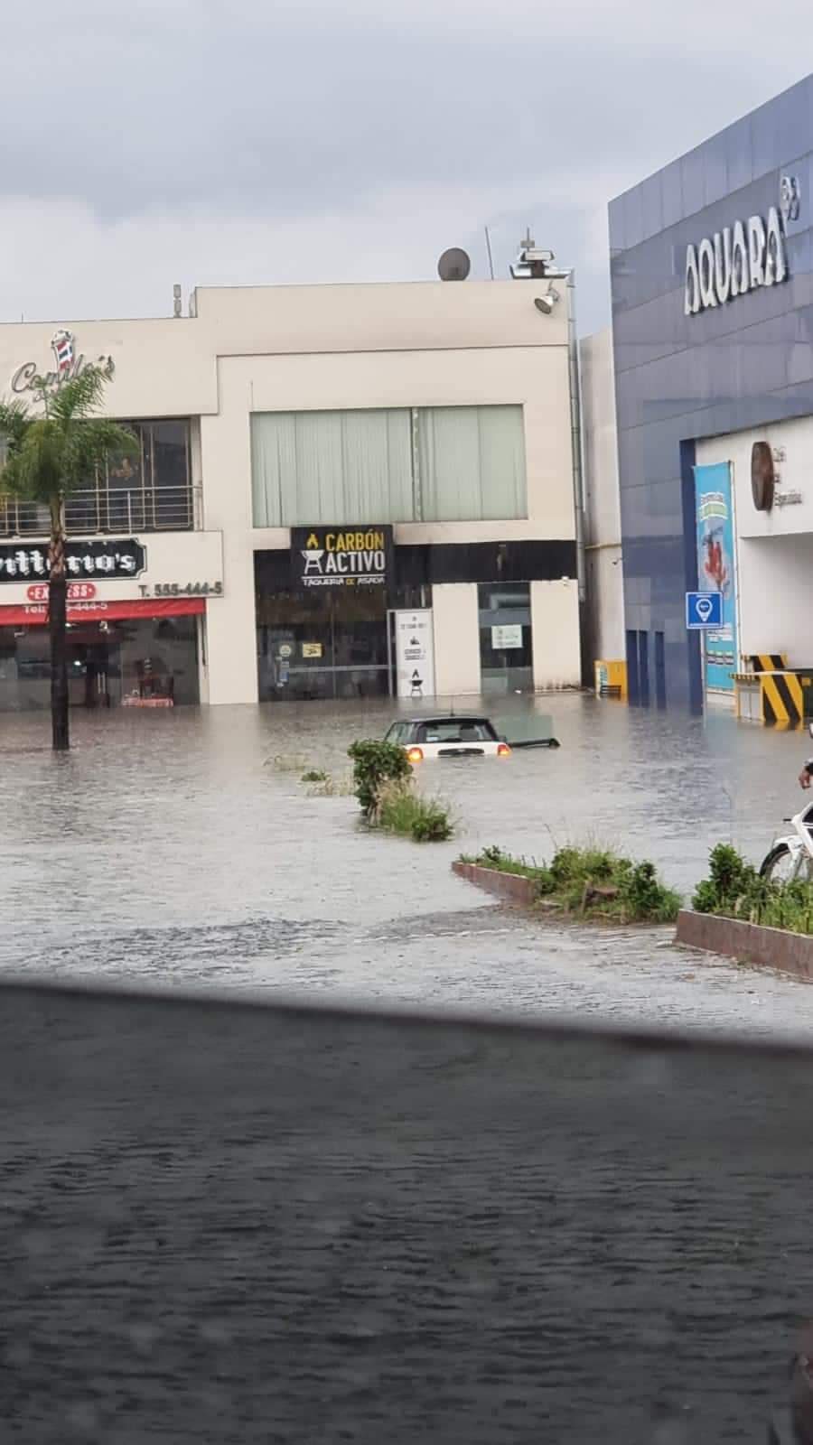 Inundación en el Puente de Lomas de 
