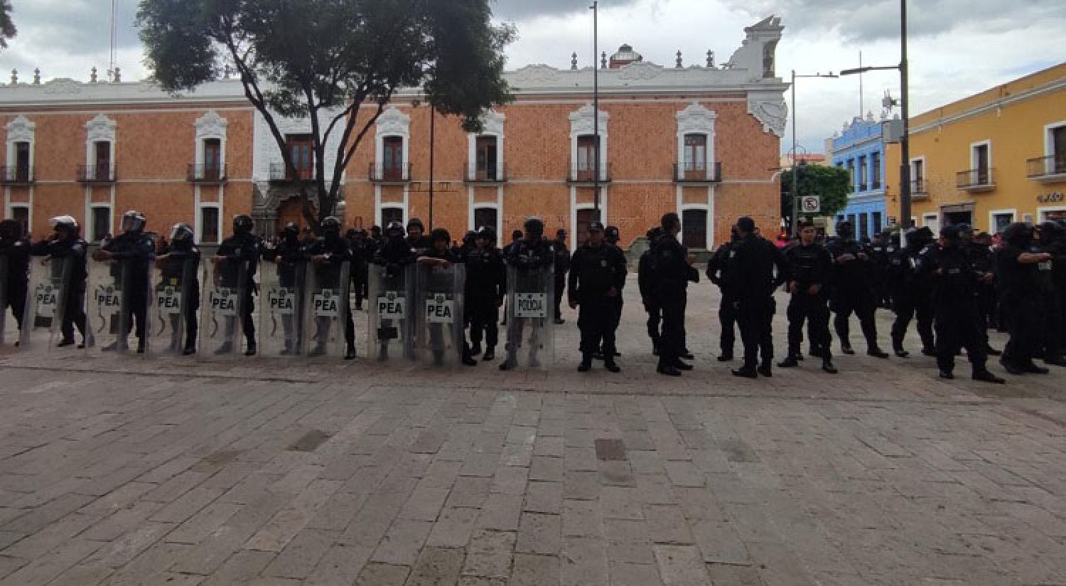 Blindan Palacio de Gobierno ante posible regreso de sindicalizados