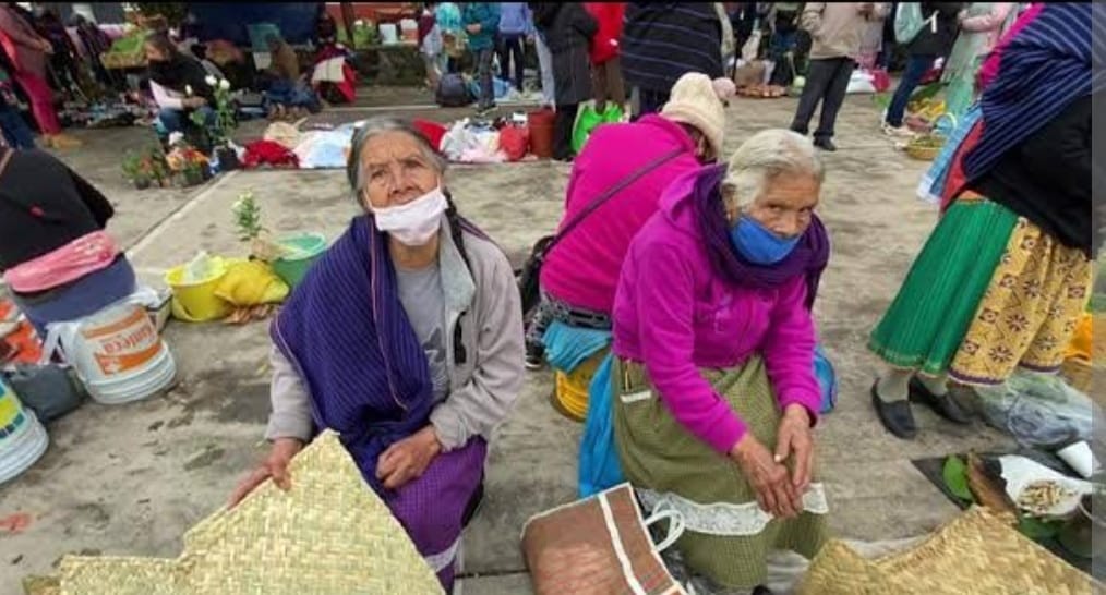 Artesanos y comerciantes tradicionales determinan ocupar pasillo “A” y no el Portal Guerrero como marca la tradición