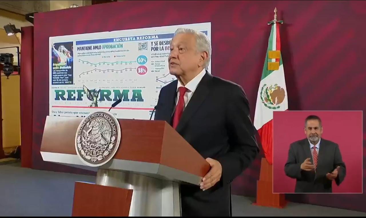 Por: Cortesía Defiende AMLO a Beatriz Paredes en interna del FAM