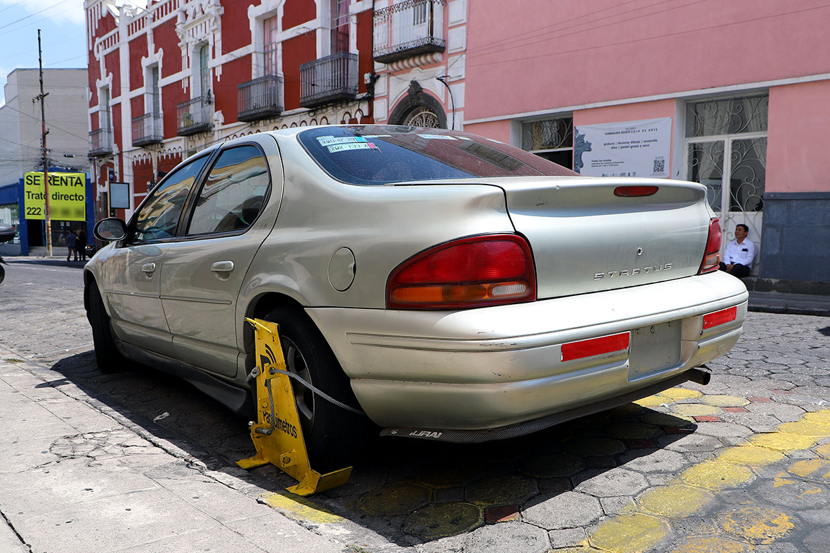 Ayuntamiento de Puebla coloca 138 "arañas" en zona de parquímetros del Centro Histórico