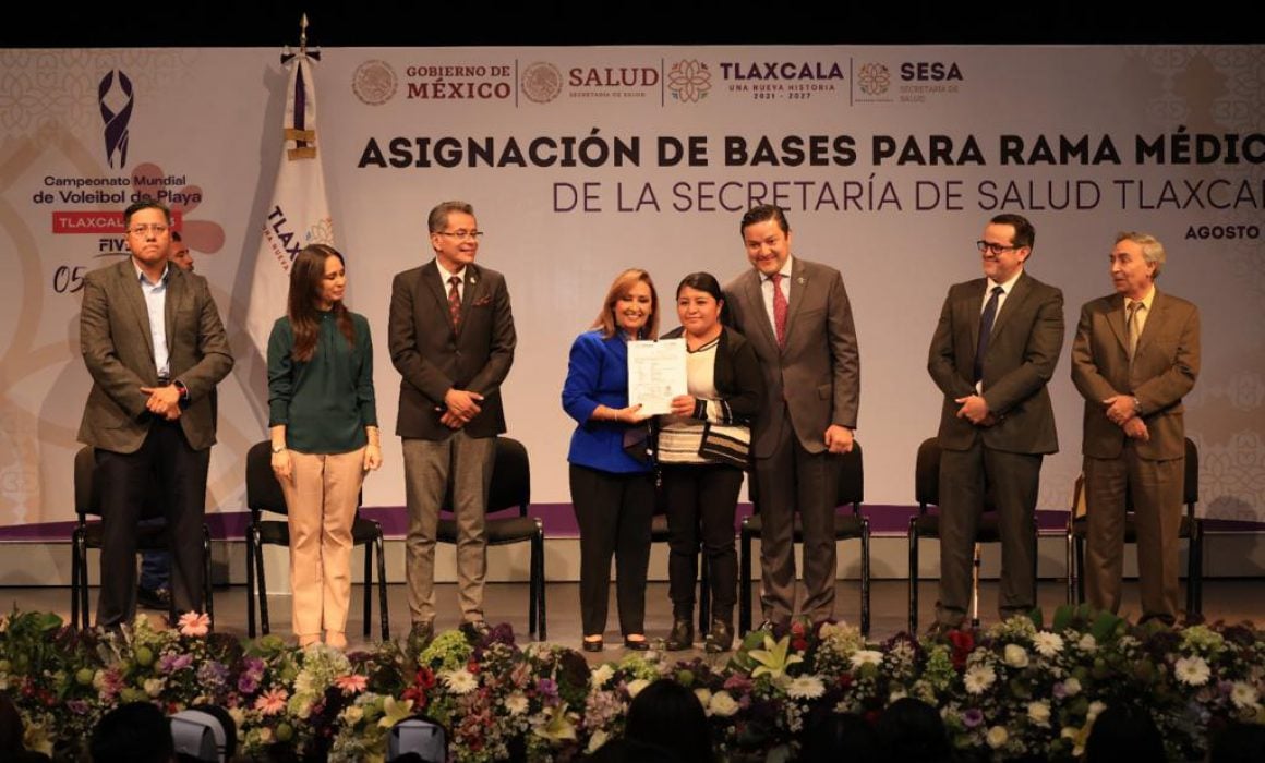Asigna Lorena Cuéllar bases a trabajadores del sector salud