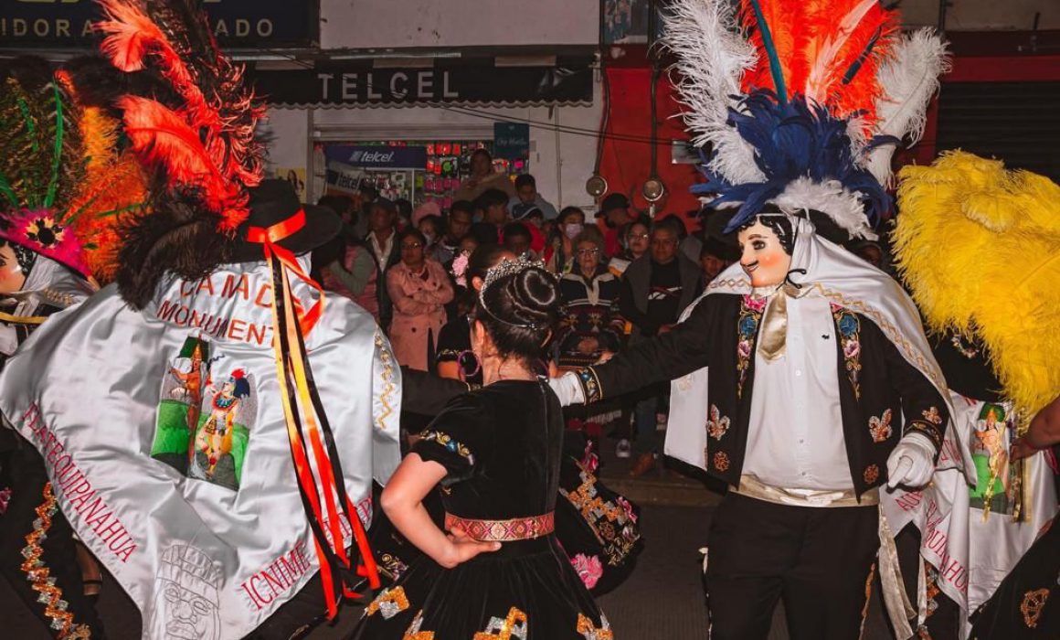 Festival de camadas de huehues y Sonora Dinamita en la Feria de Chiautempan