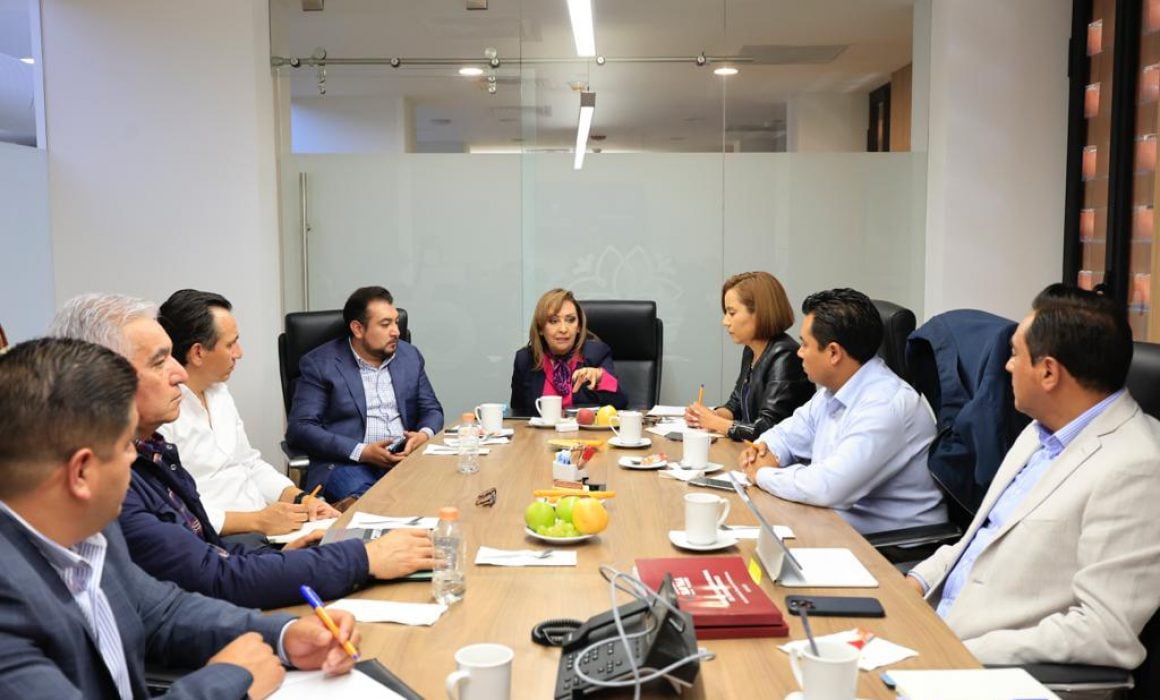 Se reúne Lorena Cuéllar con alcaldes de municipios sedes del Campeonato Mundial de Voleibol Tlaxcala 2023