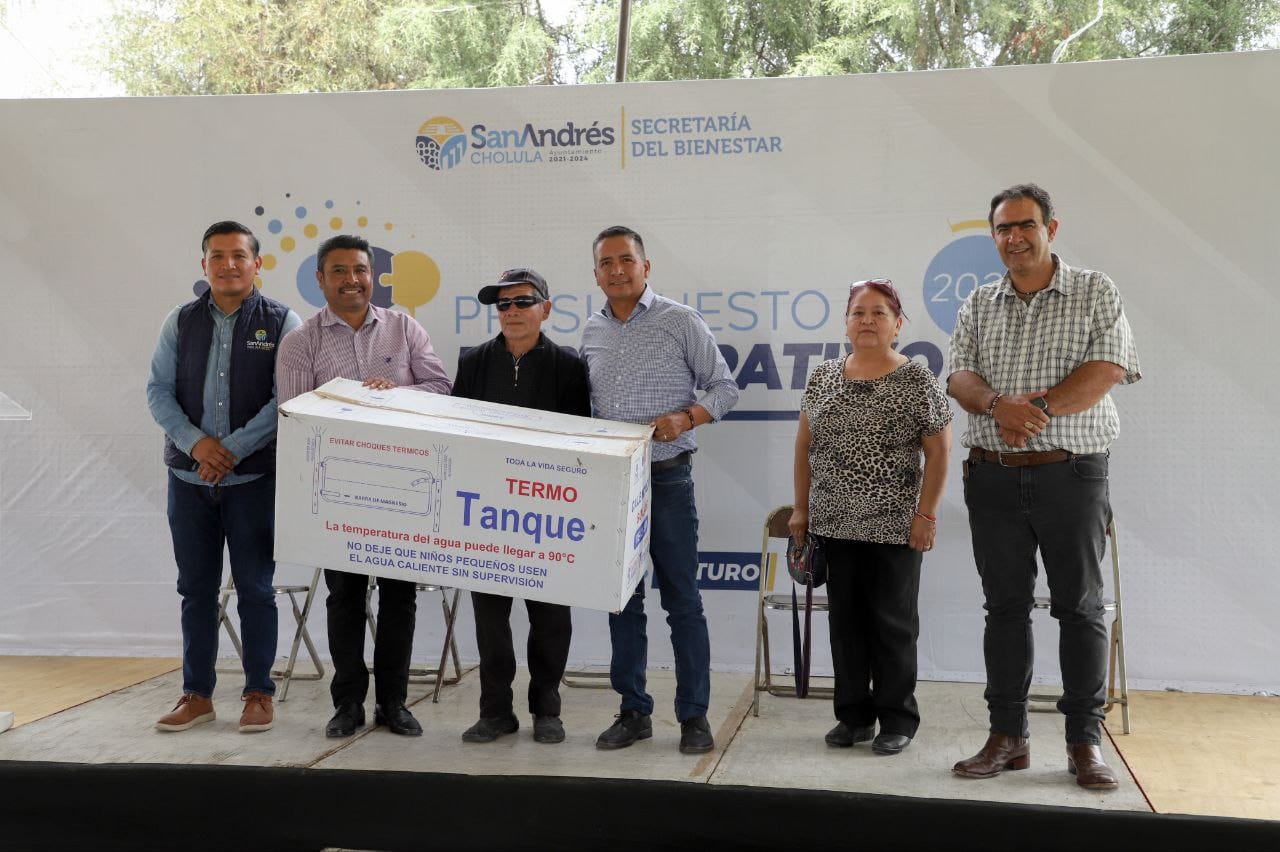 Realiza Mundo Tlatehui tercera entrega de calentadores solares del programa Presupuesto Participativo 