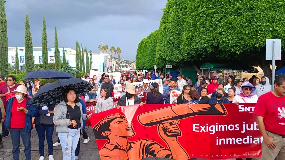 Vuelve Lorena Cuéllar a blindar Palacio de Gobierno en quinto día de protestas