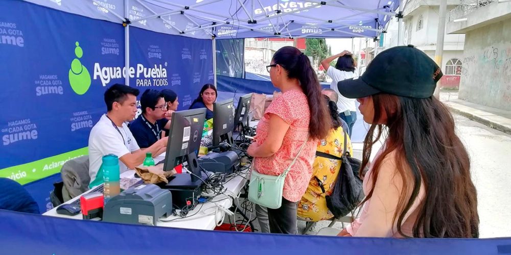 Por: Cortesía Caravanas del Agua de Agua de Puebla para Todos acercan servicios a las colonias y atienden a más de 700 vecinos