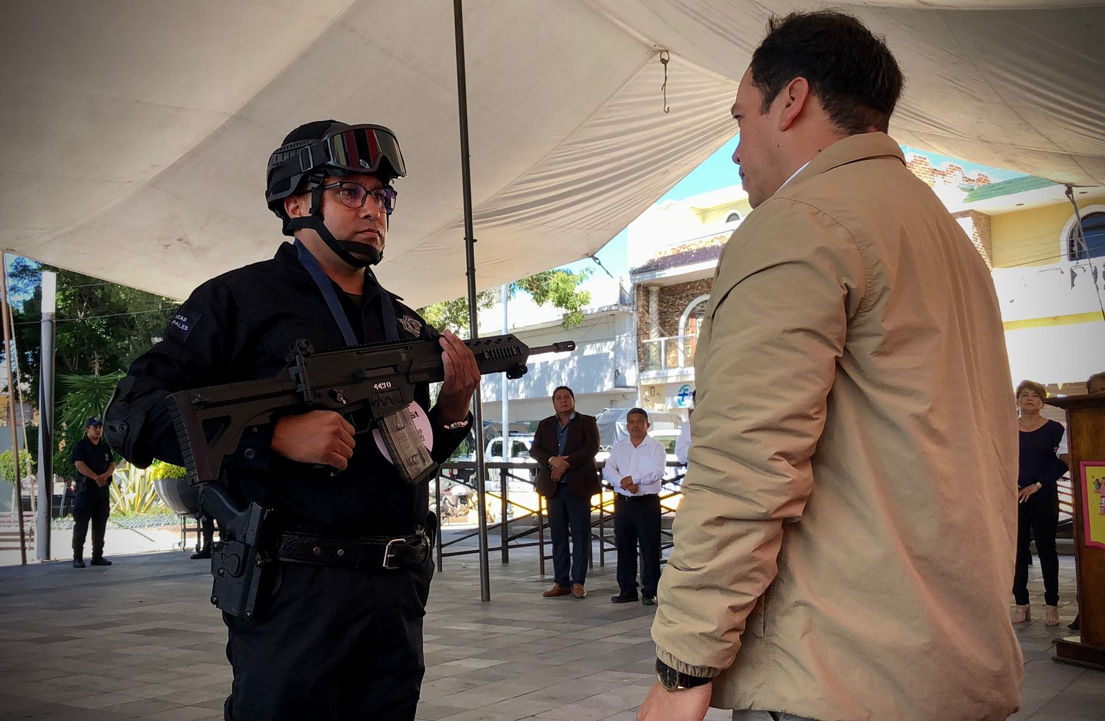 Entregan armamento y una patrulla nueva a policías municipales de Nativitas