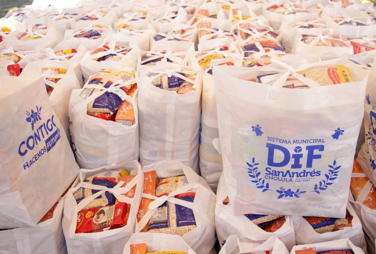 Lupita Cuautle encabeza la entrega del Apoyo Alimentario Noche Buena