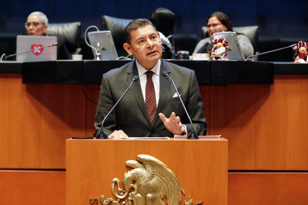 Por: Cortesía Armenta presenta licencia para dejar su cargo en el Senado