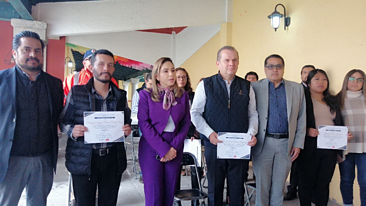 Paola Angon reconoce el esfuerzo de colaboradores