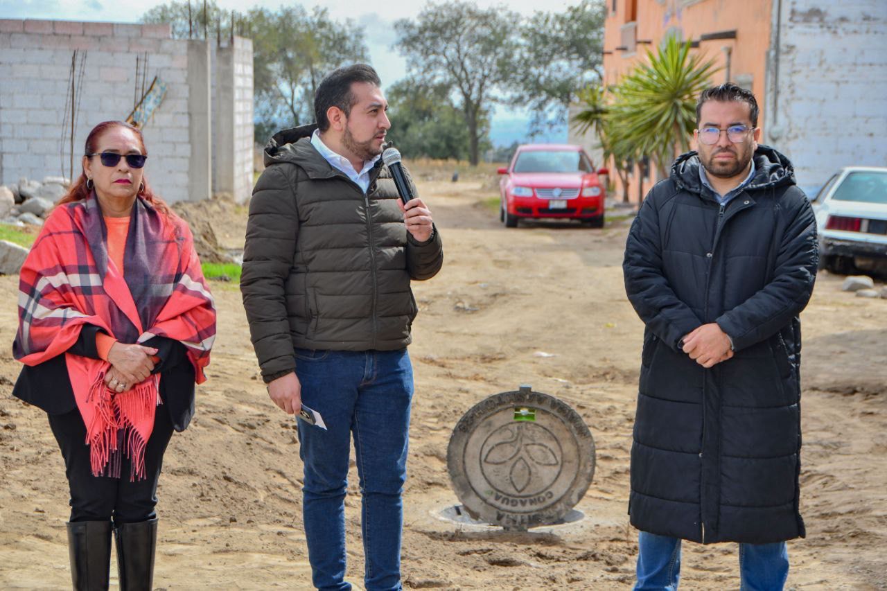  Inaugura Salvador Santos Cedillo ampliación de la red de drenaje sanitario en el barrio de Santa Anita