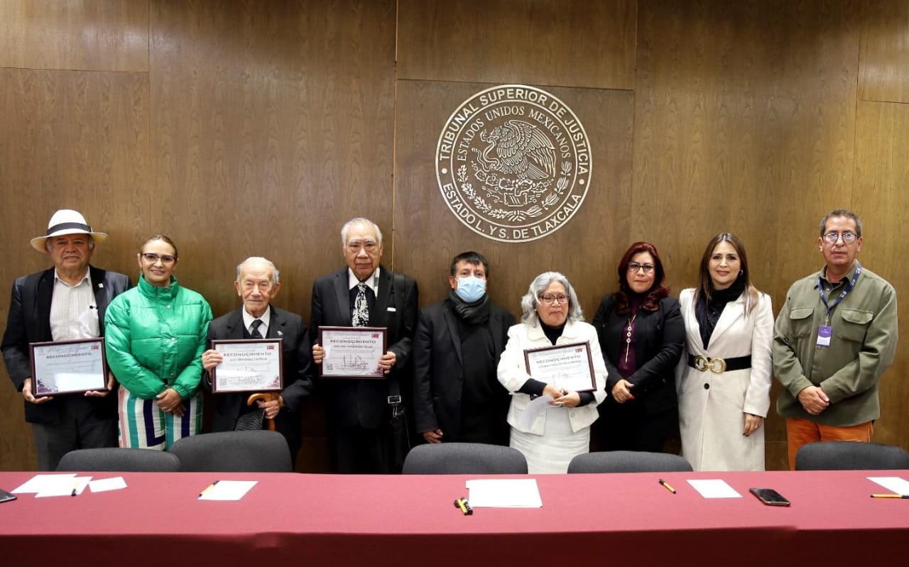 Reconocen a historiadores y antropólogos que realizarán artículo de los archivos históricos del poder judicial