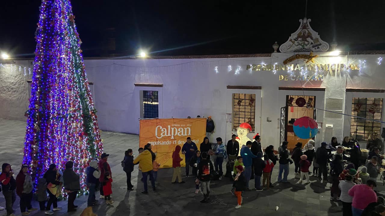 Encendido Navideño en Calpan lo encabeza Fernando Castellanos