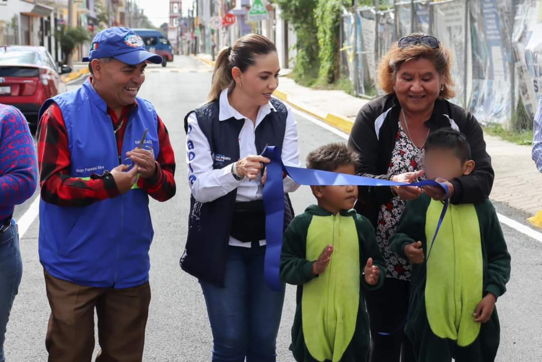 Paola Angon entrega dos importantes obras con las que Santiago Mixquitla sigue avanzando