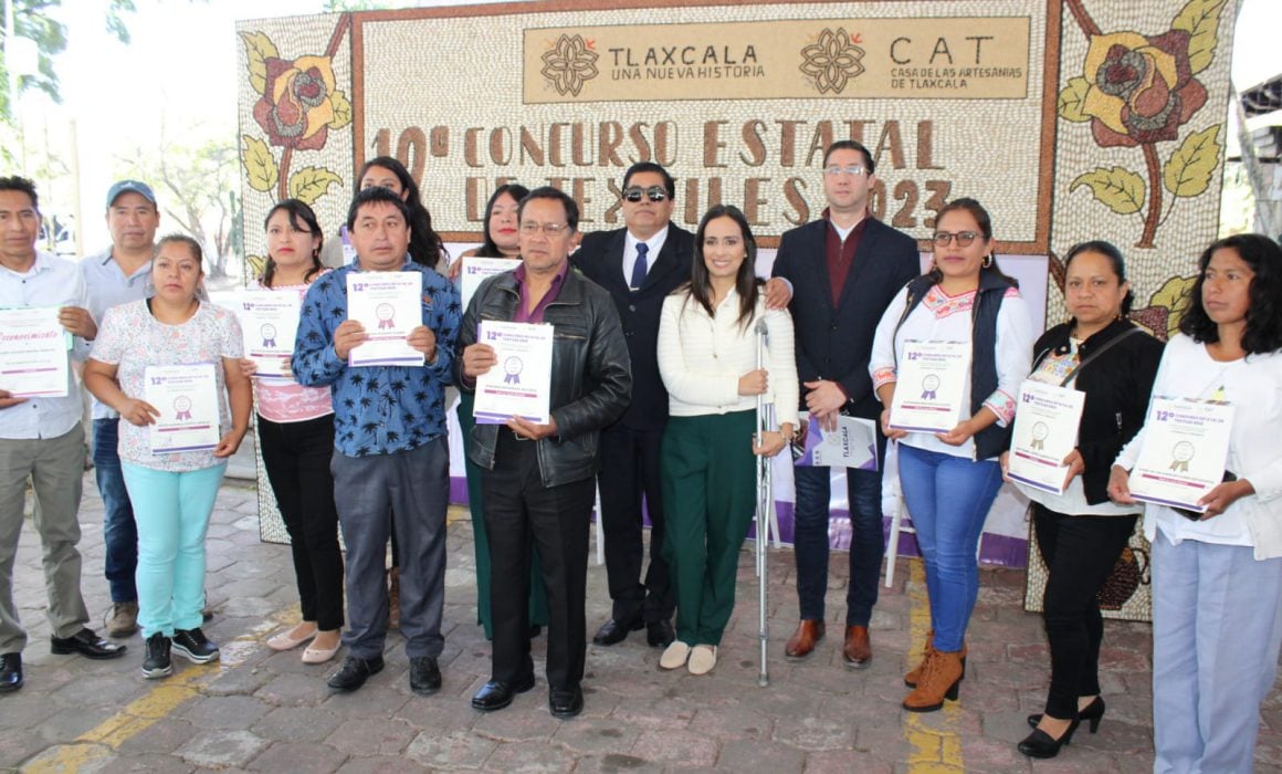 Premian a los ganadores del 12 Concurso Estatal de Textiles 2023