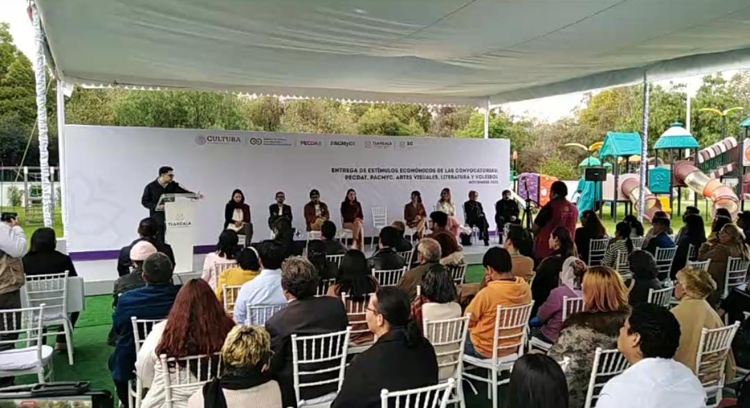 Tendrá Tlaxcala Universidad de las Artes; entregan estímulos a creadores