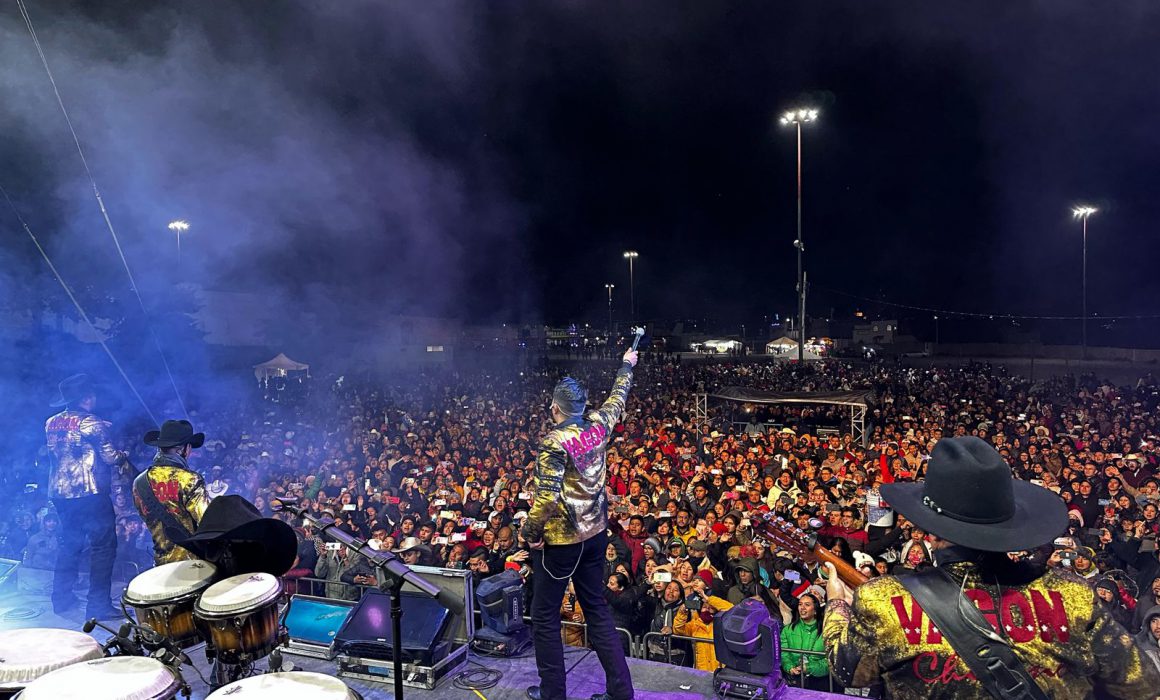 La gran posada navideña de la Aldea Mágica 2023 reúne a miles de huamantlecos