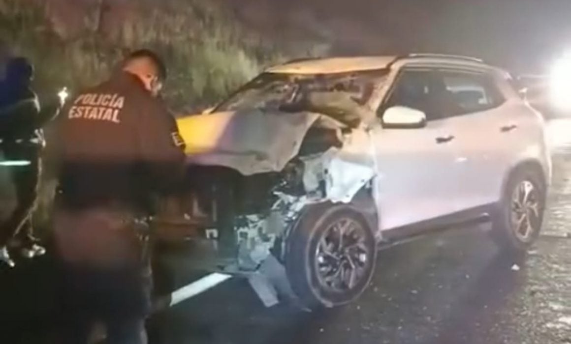 Tras cerrarle el paso, choca camioneta contra tráiler en el Periférico de Tlaxcala