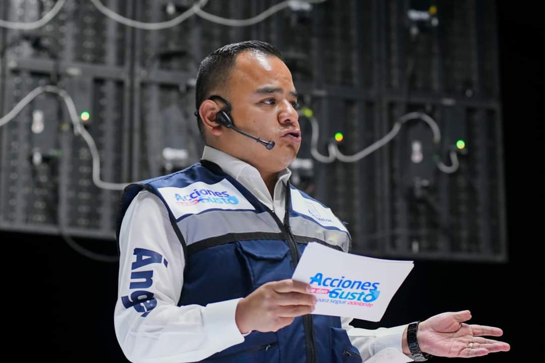 Por: Cortesía Arremete Ángelo Gutiérrez contra Lorena Cuéllar