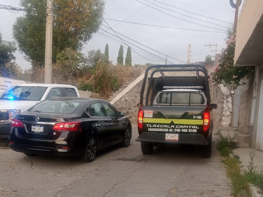 Tiran zaguán, amarran a familia, se llevan vehiculos y demás cosas, en Tizatlán