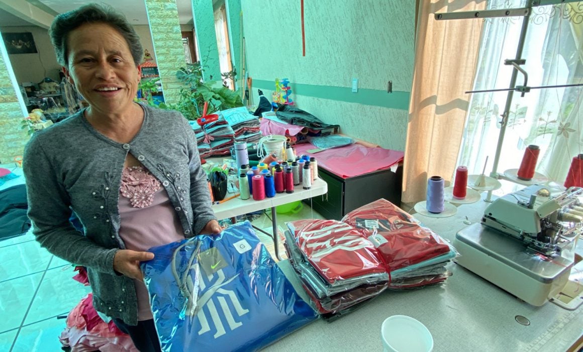 Hay que apoyar al pueblo, así como el gobierno lo hace: Fabricante textil