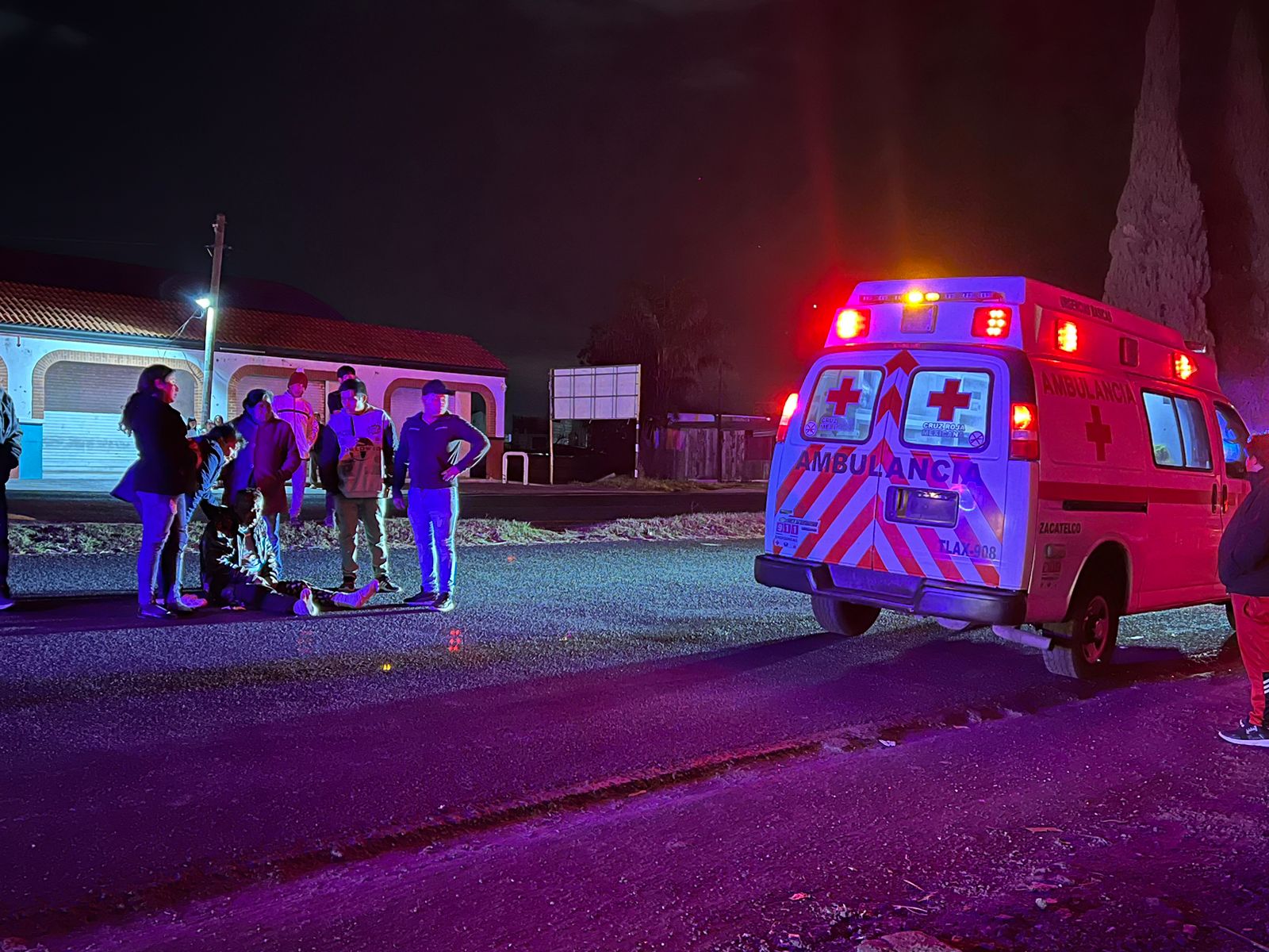 Atropellan a hermanos sobre la Vía Corta Chiautempan-Puebla; responsable huyó