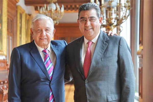 Por: Cortesía AMLO reconoce trabajo de Sergio Céspedes como gobernador de Puebla