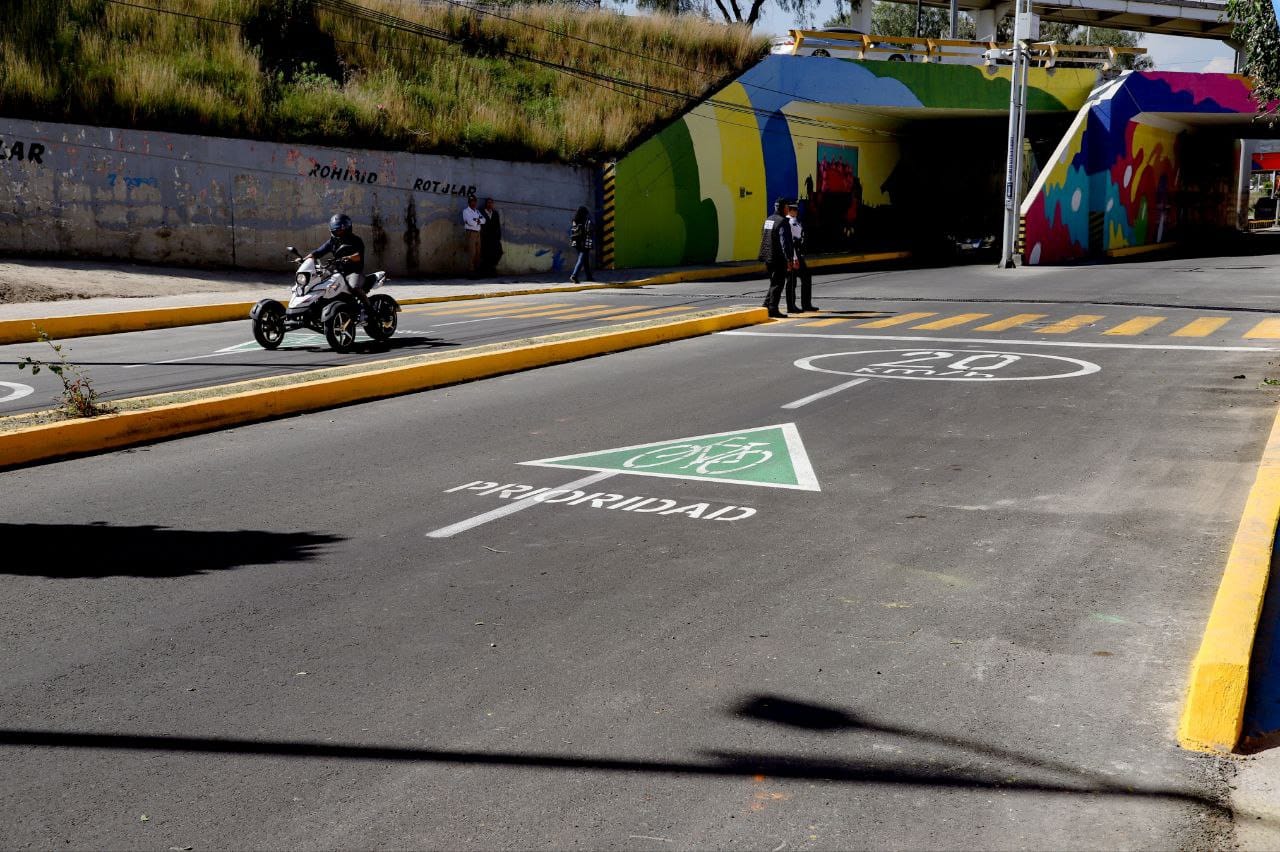 Entrega Mundo Tlatehui rehabilitación de Camino Real a San Andrés Cholula