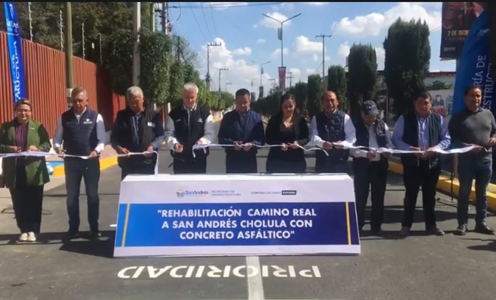 Por: Cortesía Lula Pineda Inauguración de la rehabilitación vial en Camino Real a San Andrés Cholula