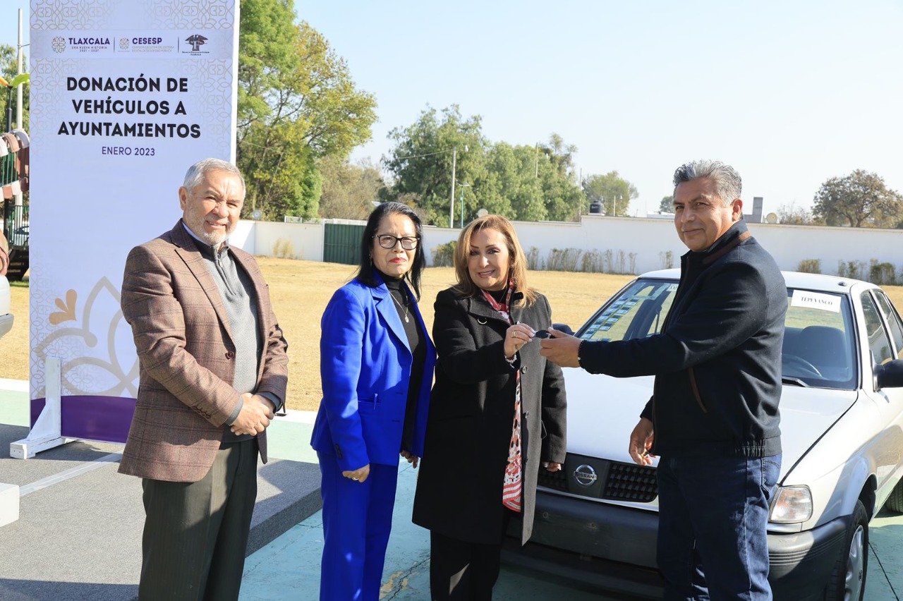 Gobierno del Estado y OFS entregan 12 vehículos a municipios para contribuir con tareas de seguridad