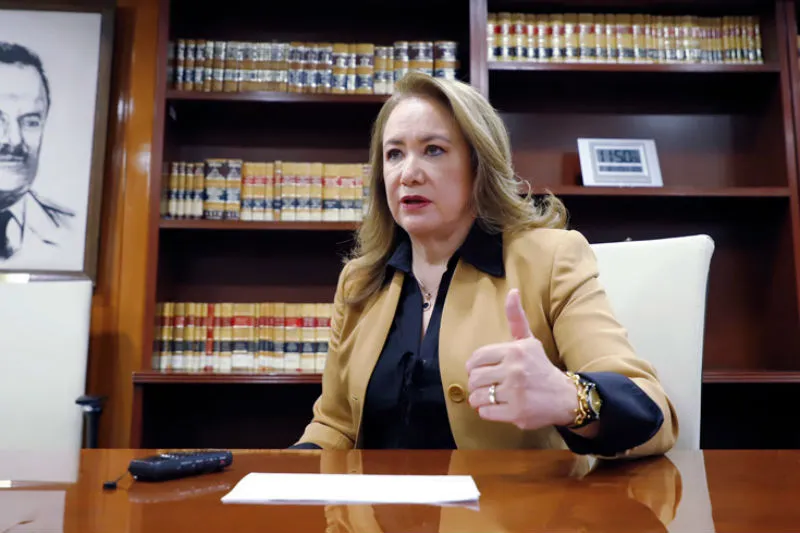 Por: Cortesía UNAM entrega a la SEP documentación sobre tesis de la ministra Yasmín Esquivel