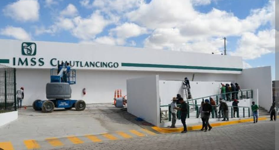 Por: Cortesía Lula Pineda No más ambulantes en calles adyacentes en el Hospital de IMSS de Cuautlancingo