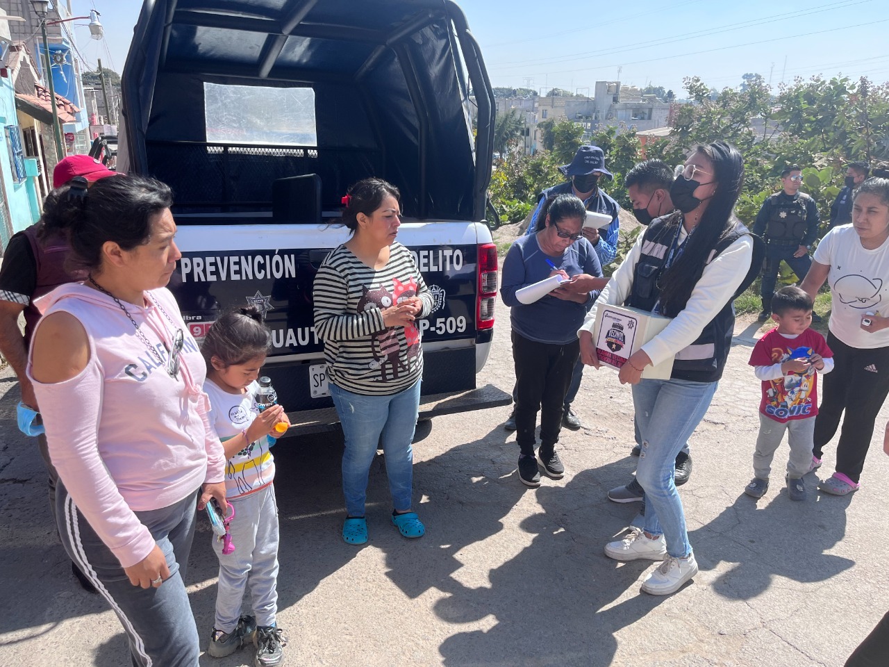 Vecinos de la colonia El Conde reciben alarma vecinal 