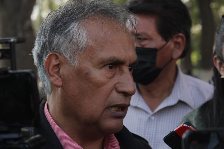 Anuncian docentes pensionados manifestación por falta de pago