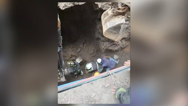 Por: Cortesía Una persona muere en derrumbe en obra de drenaje en la Miguel Hidalgo
