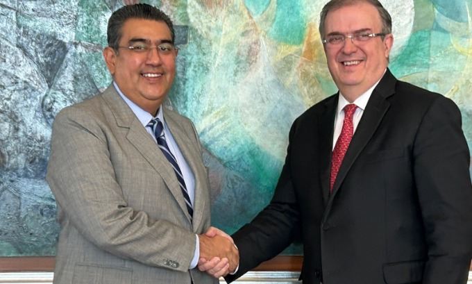 Sergio Céspedes y Marcelo Ebrard acuerdan gestión de inversión internacional para Puebla