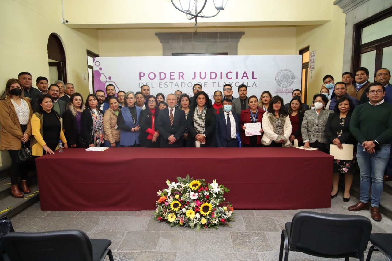 Capacitaron CEAVO y poder judicial a servidores públicos en justicia para adolescentes