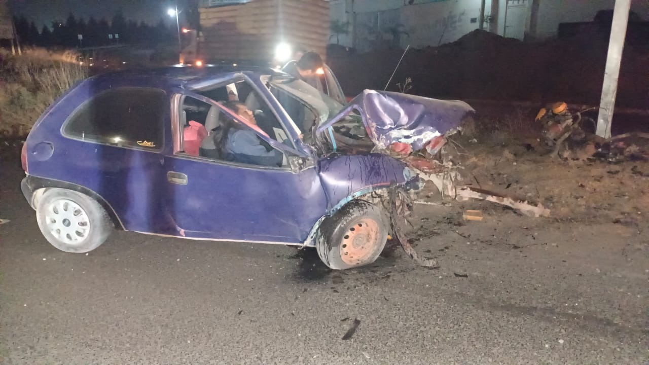 Por: Cortesía Sobrevive pareja a aparatoso accidente en Apizaco