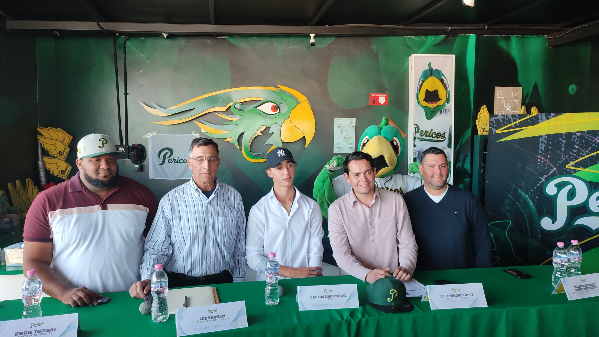 Por: Cortesía 'Puebla York', Carlos Hampshire se convierte en el tercer poblano que firma con los Yankees