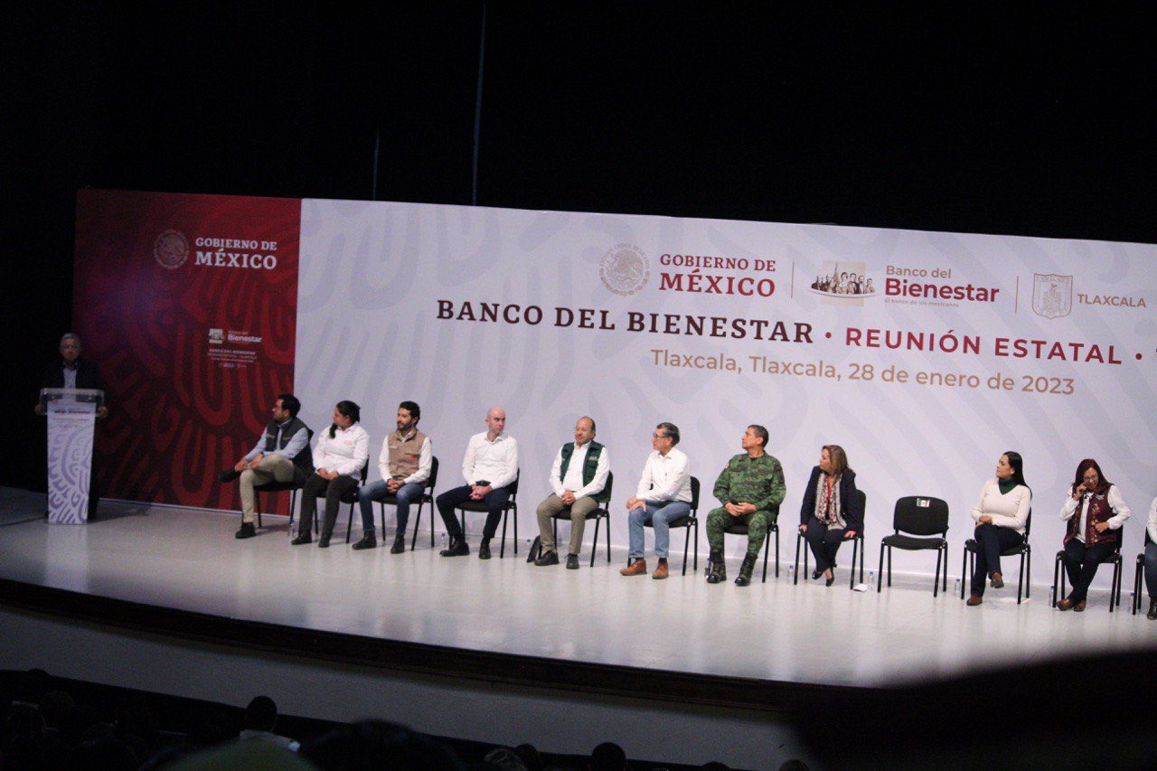 Dialoga AMLO con servidores de la nación y Bienestar en Tlaxcala 