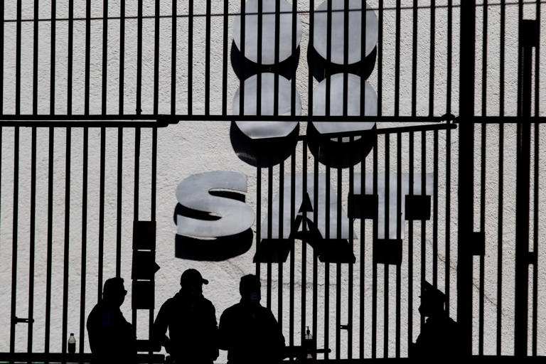 Por: Cortesía SAT te quitará hasta un 40% de tus ingresos en 2023 por concepto de diversos impuestos, aquí te explicamos
