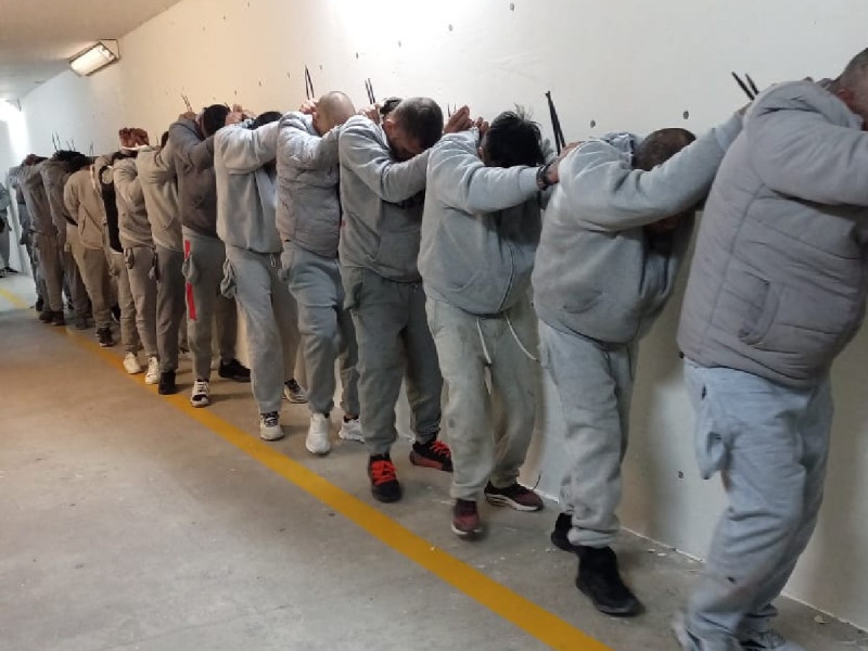 Por: Cortesía Son trasladados a diferentes estados 191 reos del Cereso 3 de Ciudad Juárez tras fuga masiva