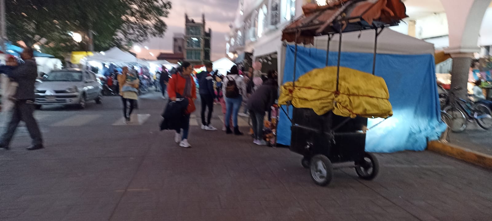 Por: Cortesía Comerciantes de Zacatelco acusan competencia desleal