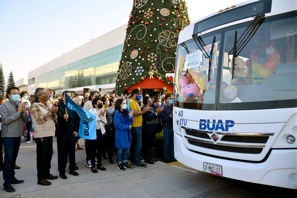 Por: Cortesía BUAP colabora con Reyes Magos al regalar 14 mil juguetes