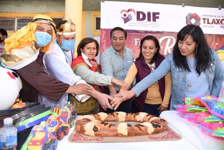 Por: Cortesía Alcalde de Tlaxcala capital festeja el Día de Reyes con niñas y niños