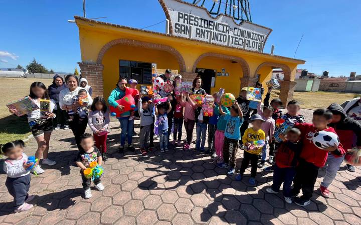 Comunidades en Tlaxcala reciben vista por el IDET para entregar juguetes a niños 